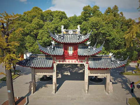 Gate archway of West Garden Temple seen from above