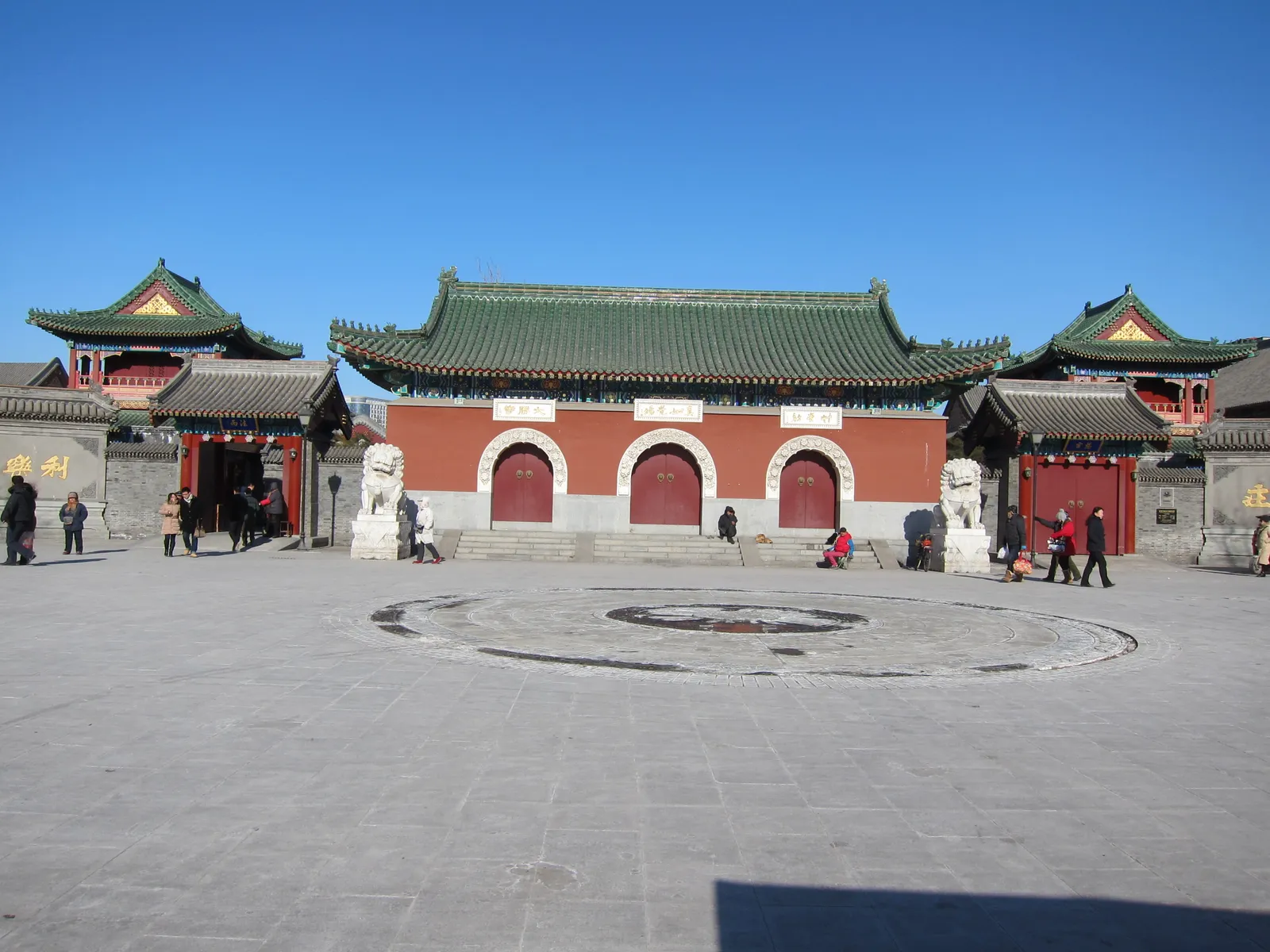 Main gate and forecourt of Dabei Monastery in Tianjin