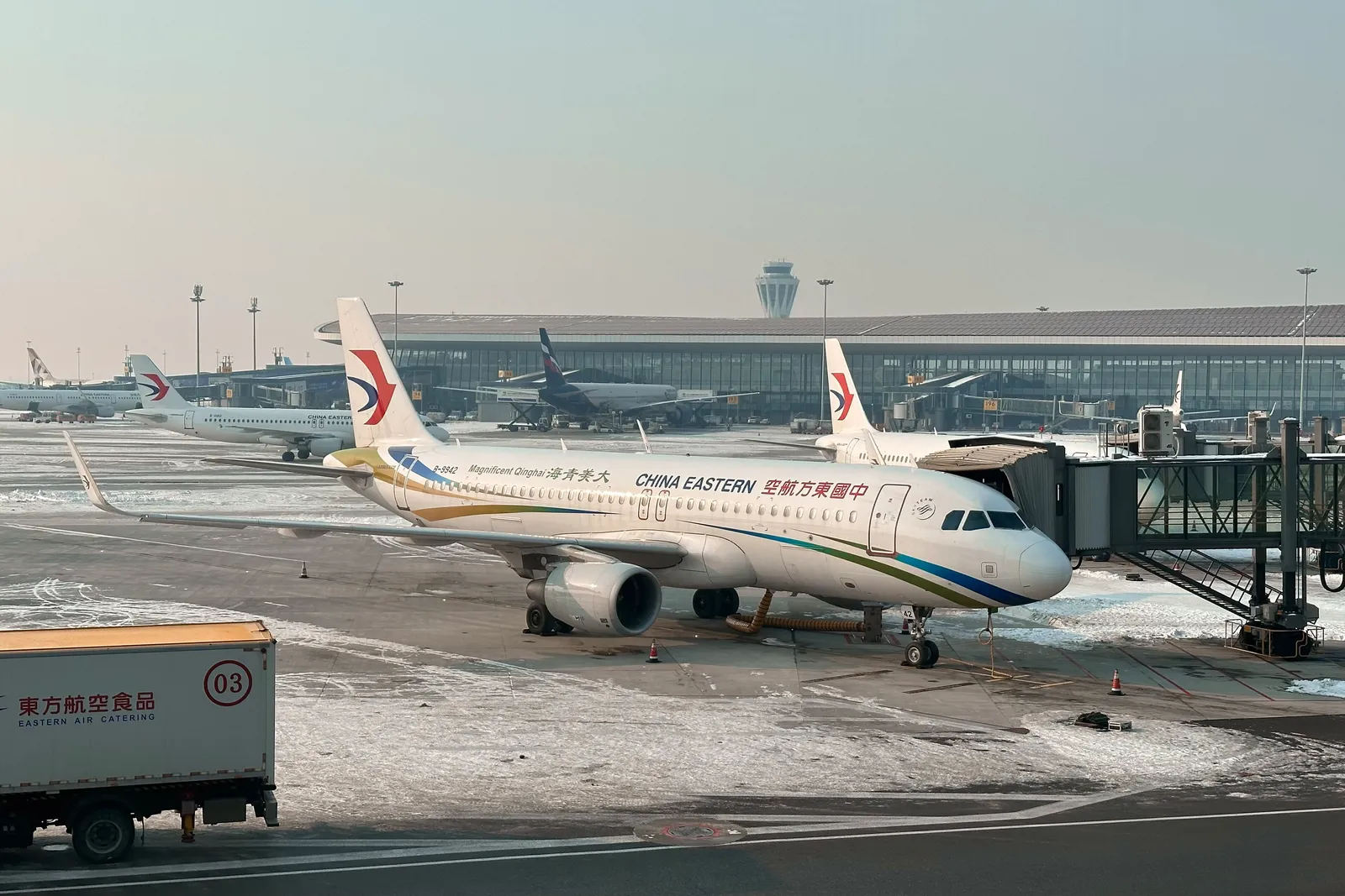 Airbus A320 de China Eastern à la porte, aéroport de Pékin-Daxing