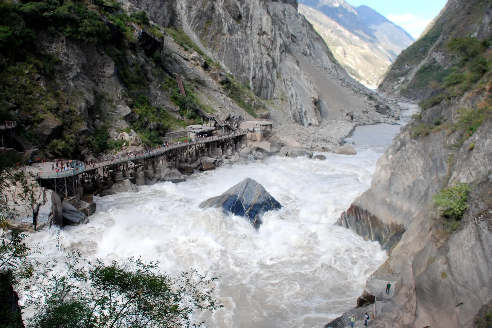 The Jinsha River roaring through Tiger Leaping Gorge
