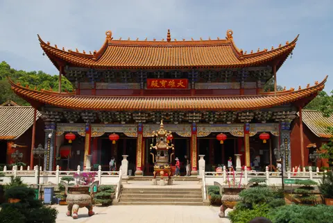 Main hall of the Bamboo Temple (Qiongzhu Si) in Kunming’s western hills