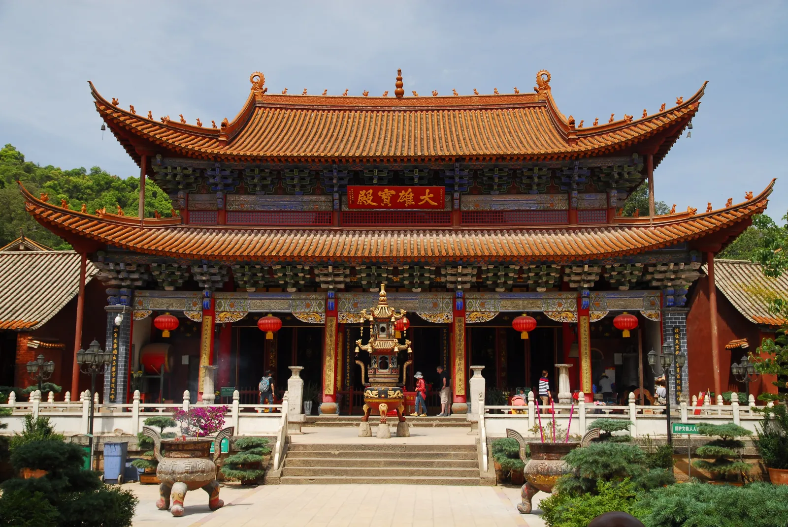 Main hall of the Bamboo Temple (Qiongzhu Si) in Kunming’s western hills