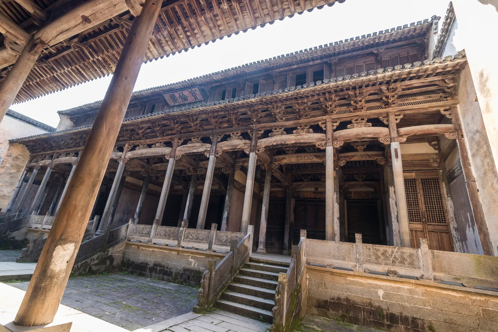 Baolun Pavilion of the Luo Dongshu Ancestral Hall in Chengkan village