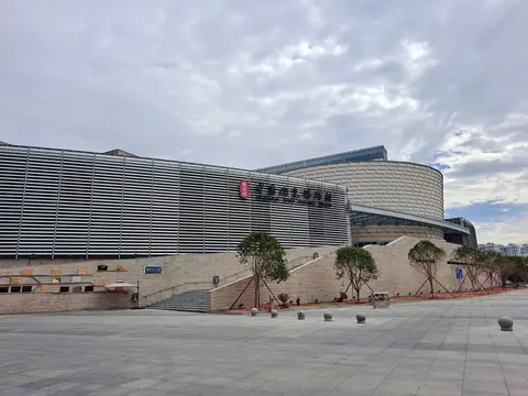Exterior and forecourt of the China Ceramics Museum in Jingdezhen