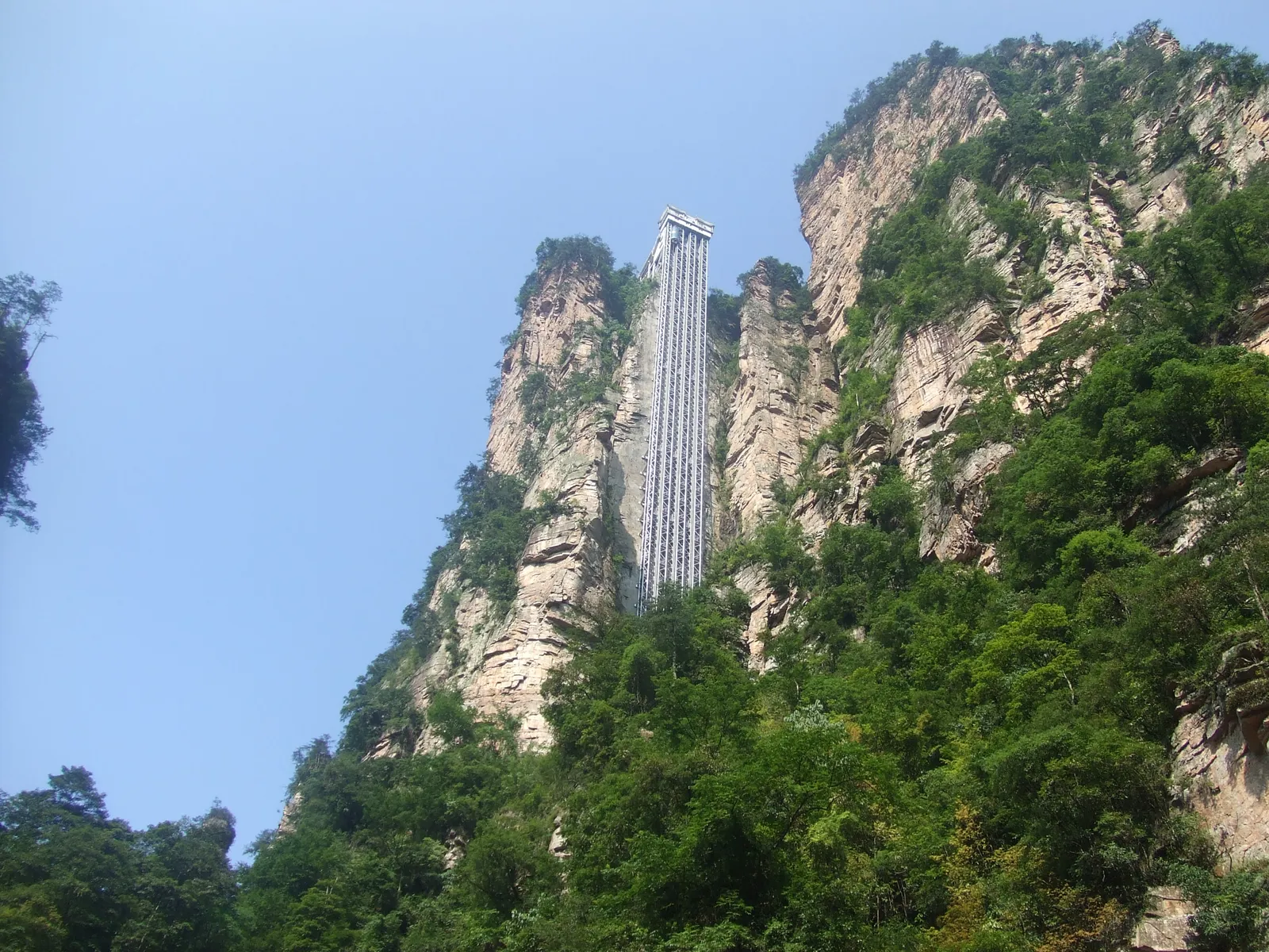 Bailong Elevator climbing the cliff face