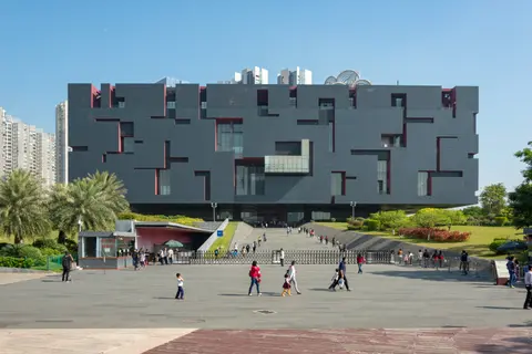 The lacquer-box-shaped Guangdong Museum building in Zhujiang New Town