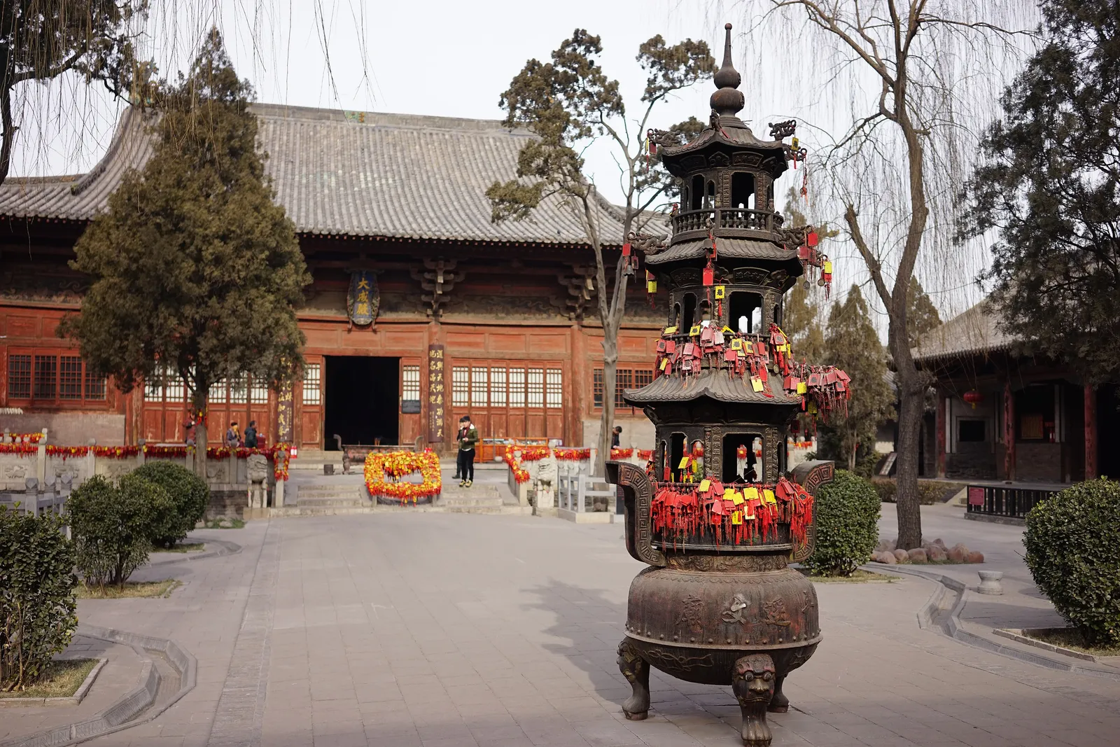 Incense burner before the Dacheng Hall of Pingyao Confucius Temple