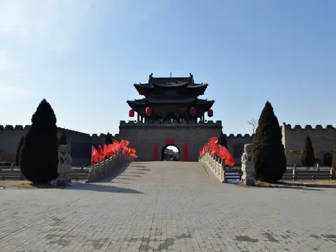 Gate tower and walled forecourt of the Chang Family Manor