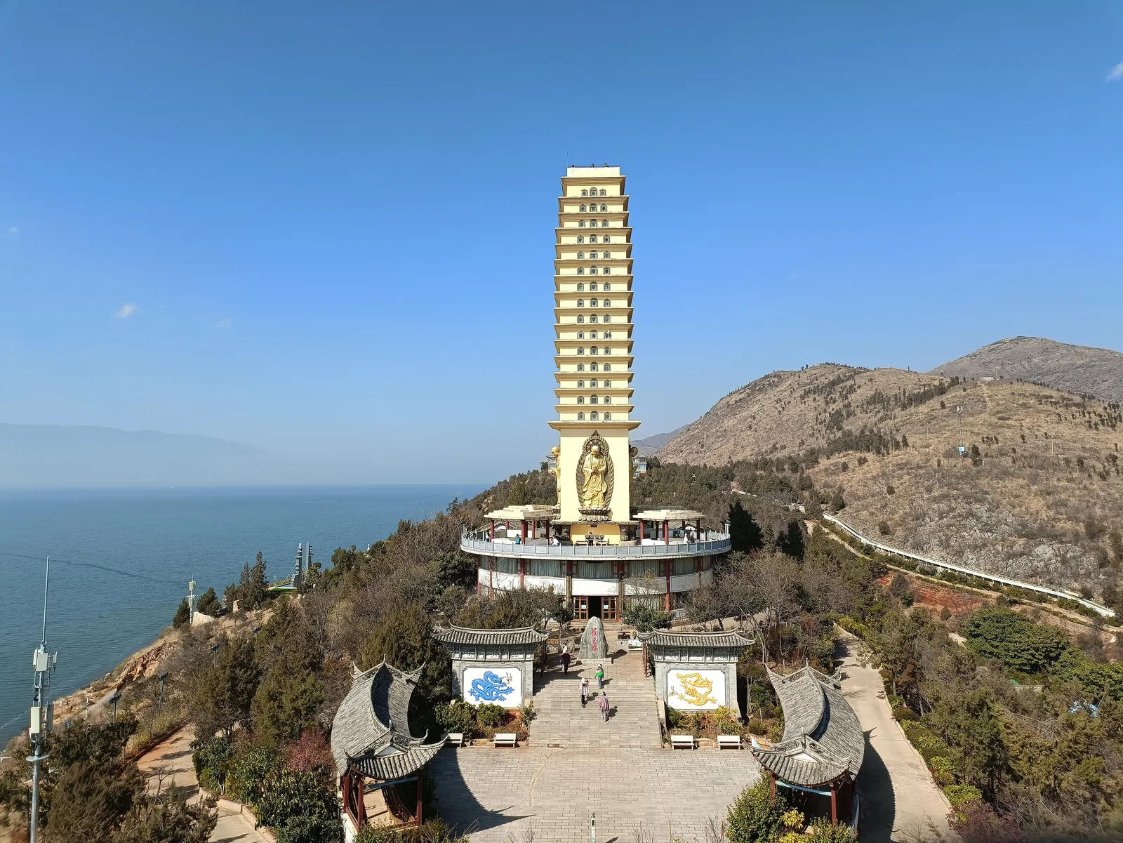 Luoquan Pagoda on its hilltop above Erhai Lake