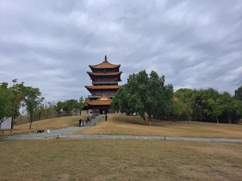 Longzhu Pavilion on Zhushan hill in the Taoyangli Imperial Kiln area