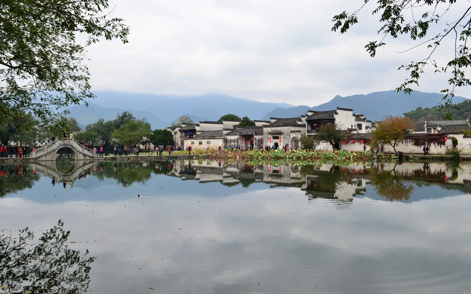 Hongcun's white-walled houses reflected in South Lake