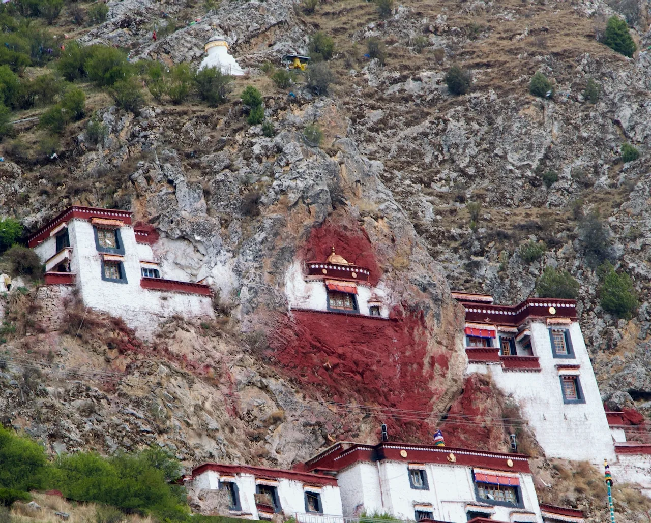 Hermitage buildings clinging to the cliffs at Drak Yerpa