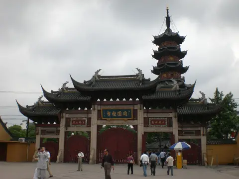 Longhua Pagoda rising behind the temple’s main gate