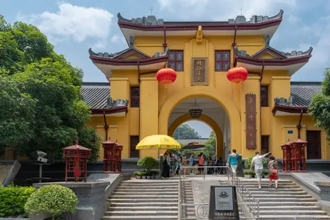 桂林市中心靖江王城的黄色城门