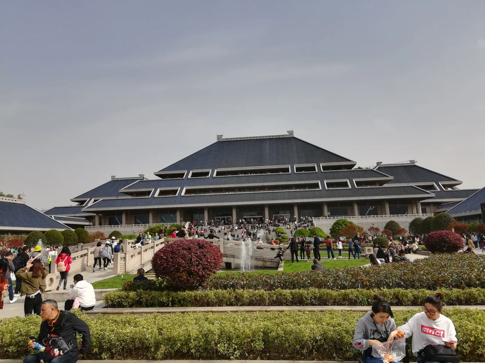 Main building and gardens of the Hubei Provincial Museum
