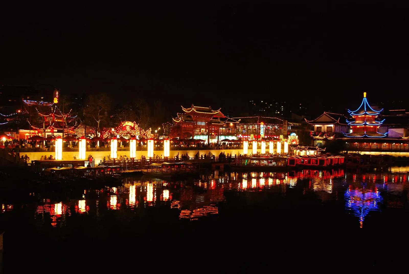 Confucius Temple and the Qinhuai River lit up at night, Nanjing